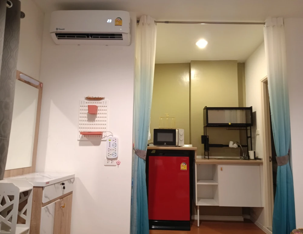 For rent: Lumpini Township Rangsit Klong 1, a nice room with complete furniture and amenities. Just bring your bags and move in!
