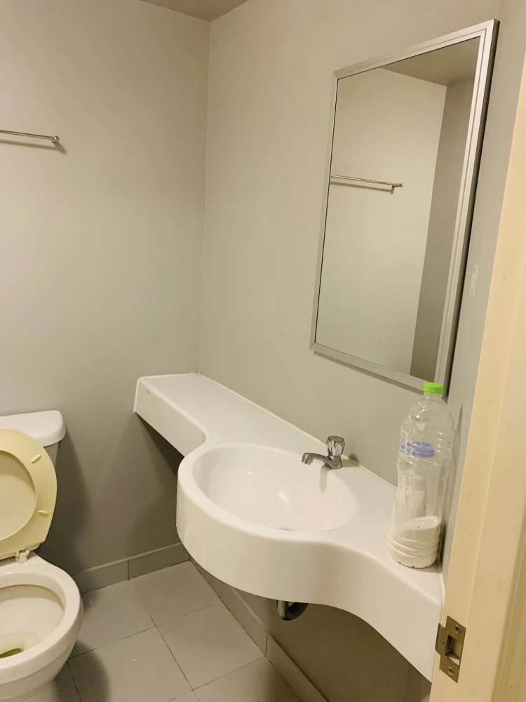For rent: Lumpini Township Rangsit Klong 1, corner room, beautiful view, fully furnished, hurry and reserve now, urgently.