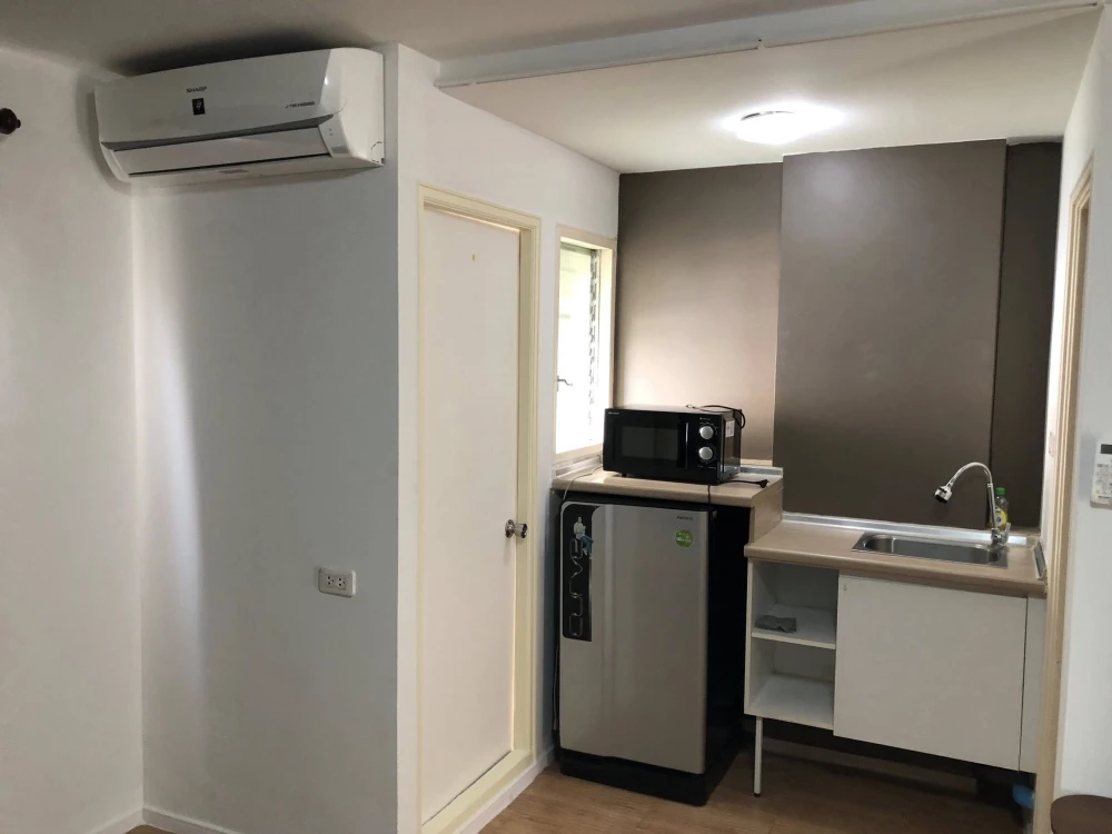 For rent: Lumpini Township Rangsit Klong 1, corner unit offering privacy, fully furnished with appliances. Book now!