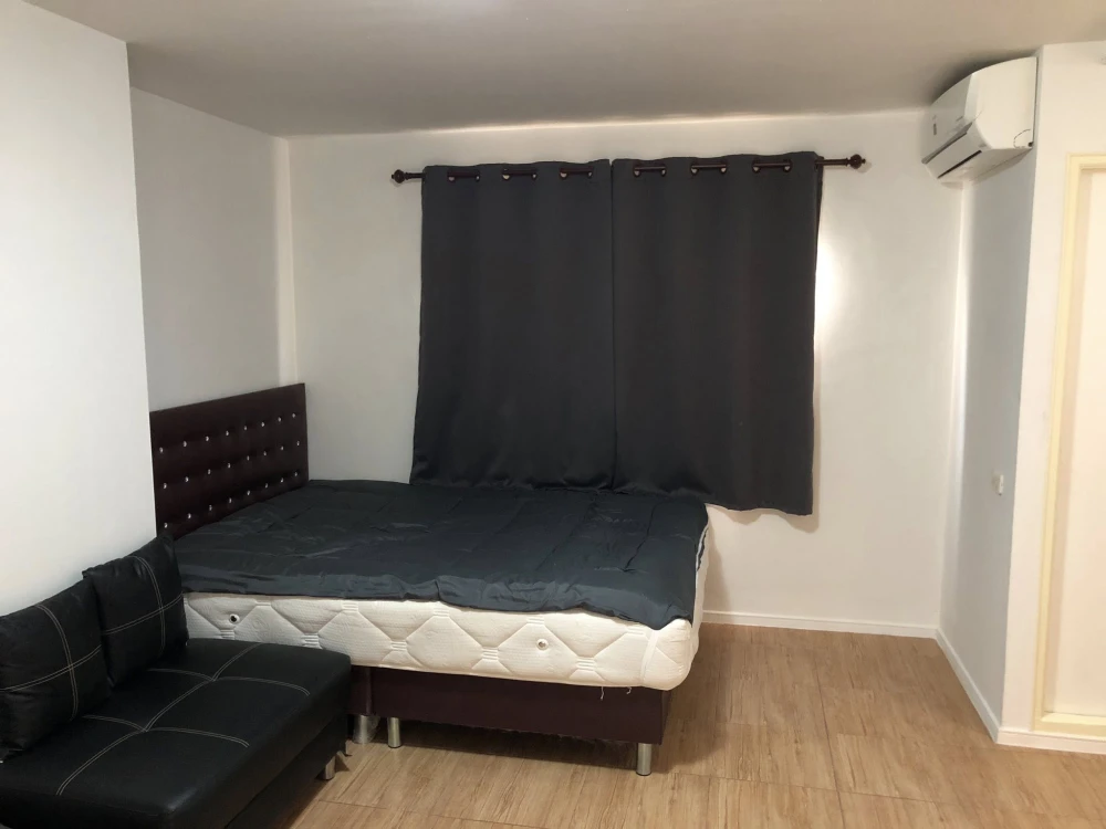 For rent: Lumpini Township Rangsit Klong 1, corner unit offering privacy, fully furnished with appliances. Book now!