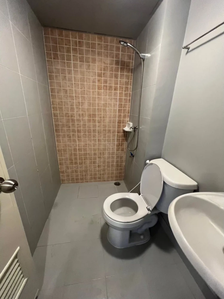For rent: Lumpini Township Rangsit Klong 1, studio room, fully furnished, at a great price, just bring your bags and move in!