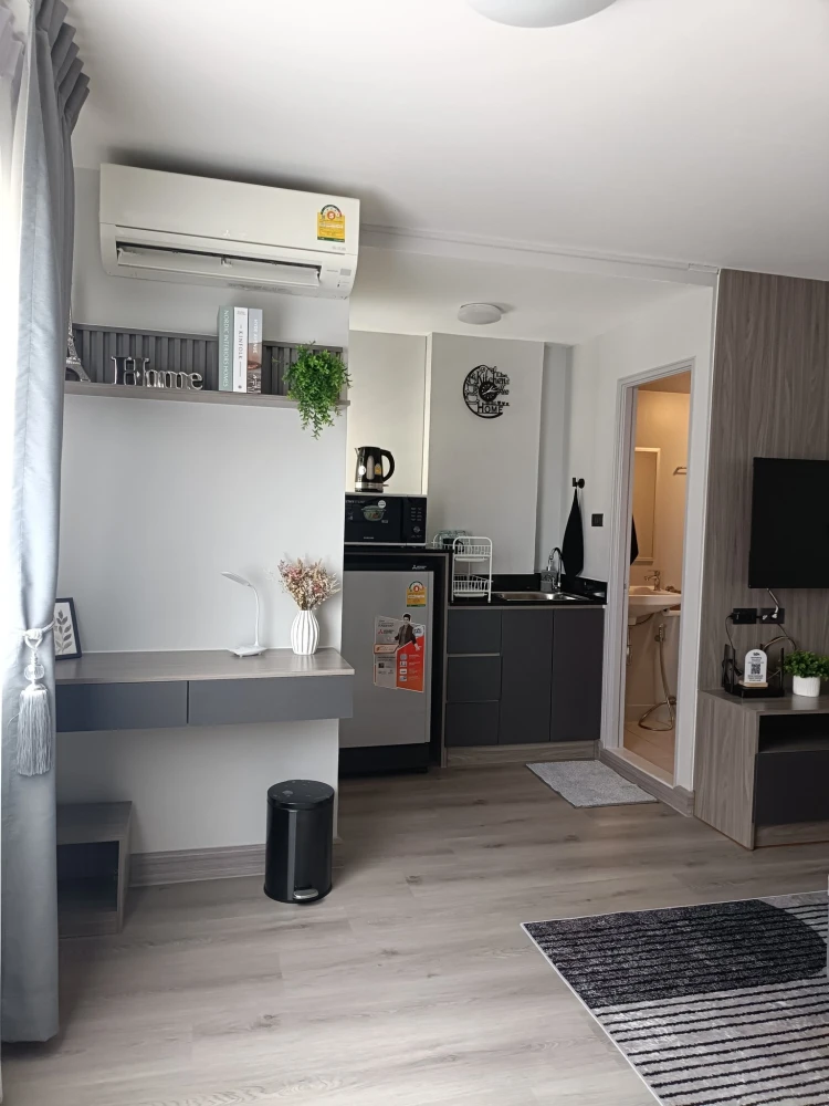 For rent: Lumpini Township Rangsit Klong 1, beautiful room, excellent condition, modern style decoration, complete built-in furniture, reserve now.
