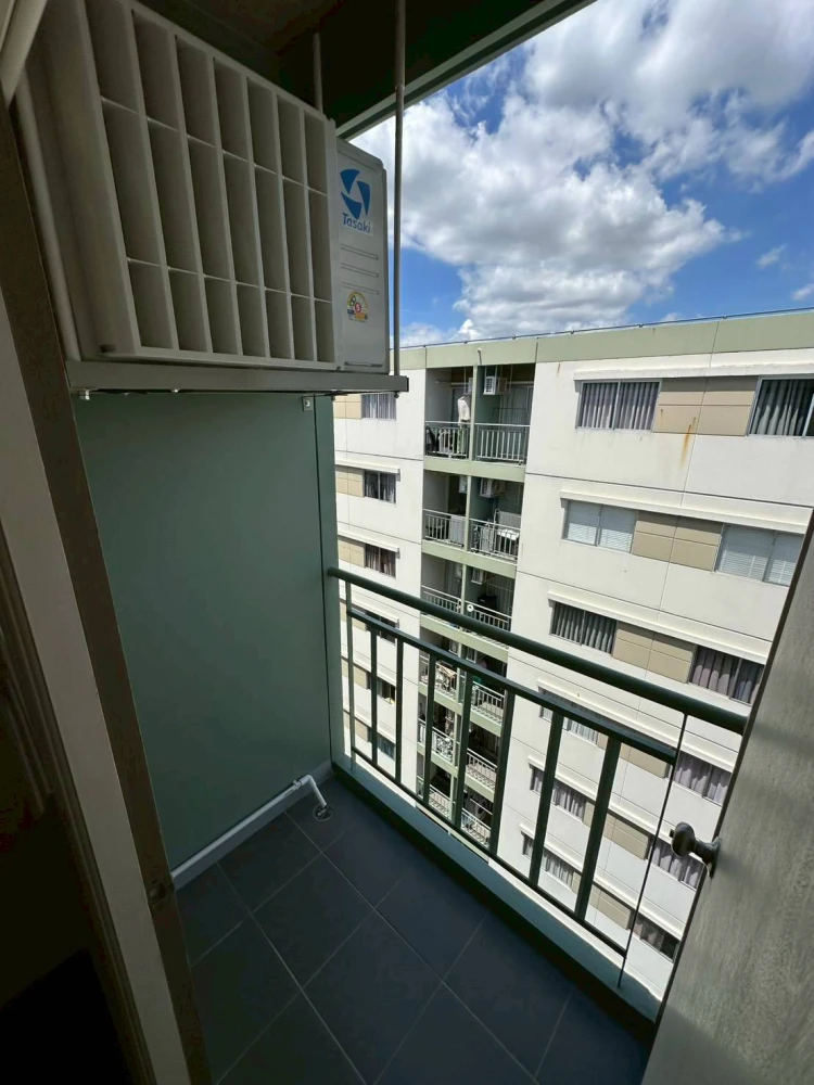 For rent: Lumpini Township Rangsit Klong 1, unfurnished unit, high floor, affordable price. Book now!