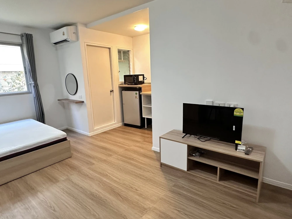 For rent: Lumpini Township Rangsit Klong 1, fully furnished apartment, very livable. Book now!
