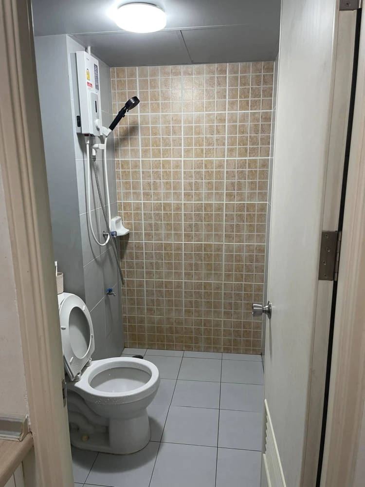 For rent: Lumpini Township Rangsit Klong 1 room, fully furnished, nice to live in. If interested, hurry and reserve now. Urgent!