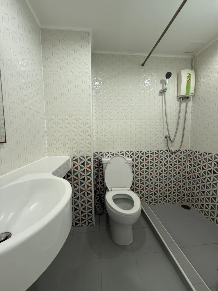For rent: Lumpini Ville Bangkhae, ready-to-move-in apartment with complete amenities. Amazing price! Book now!