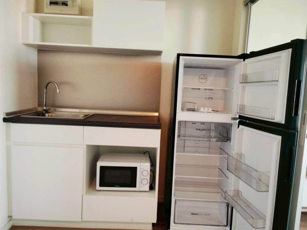 For rent: Lumpini Ville Chaengwatthana-Pakkret Station, high floor unit, fully furnished, affordable price. Book now!
