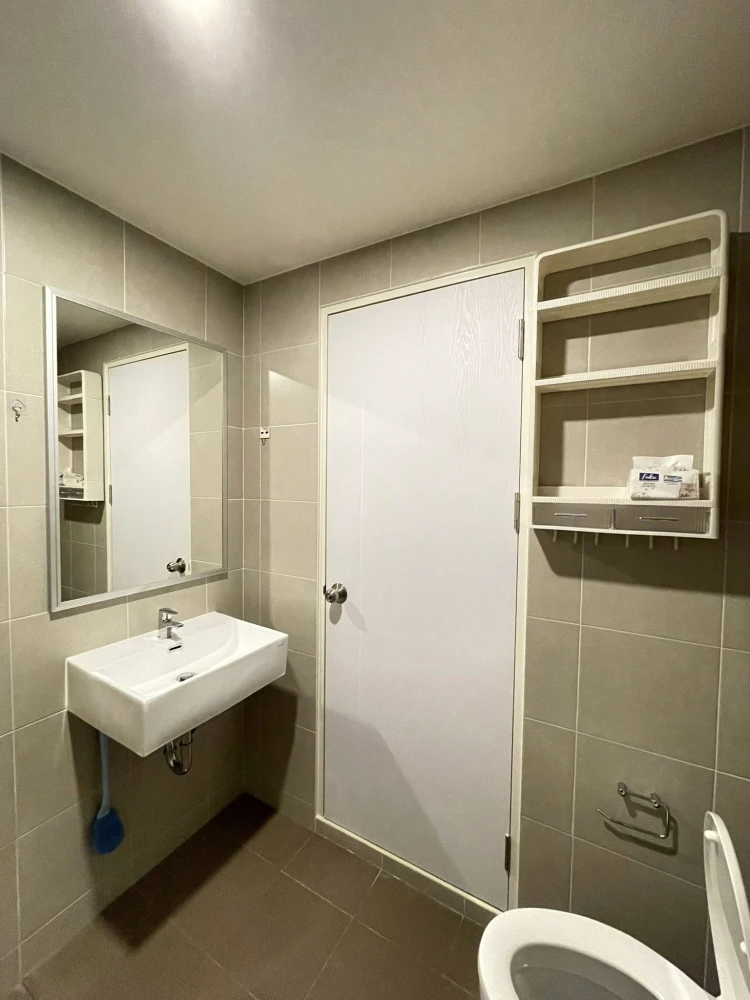 For rent: Lumpini Ville Chaengwatthana-Pakkret Station. Nice room, fully furnished, affordable price. Book now!