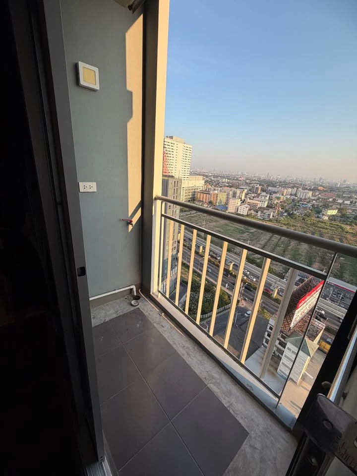 For rent: Lumpini Ville Chaengwatthana-Pakkret Station. Nice room, fully furnished, affordable price. Book now!