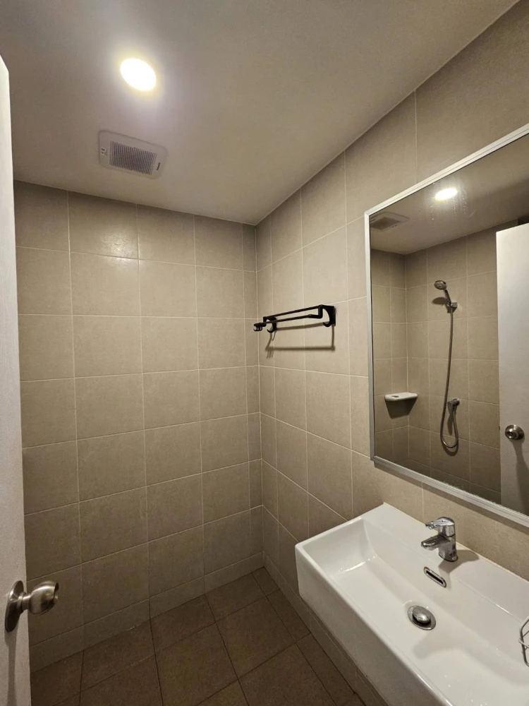 For rent: Lumpini Ville Chaengwatthana-Pakkret Station, ready to move in, fully furnished, affordable price, hurry and reserve now!