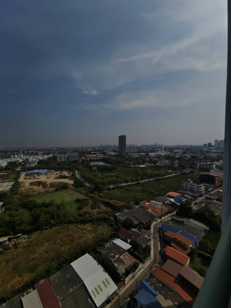 For rent: Lumpini Ville Chaengwatthana Pakkret, 20th floor unit with beautiful, unblocked view. Convenient location. Don't miss out!