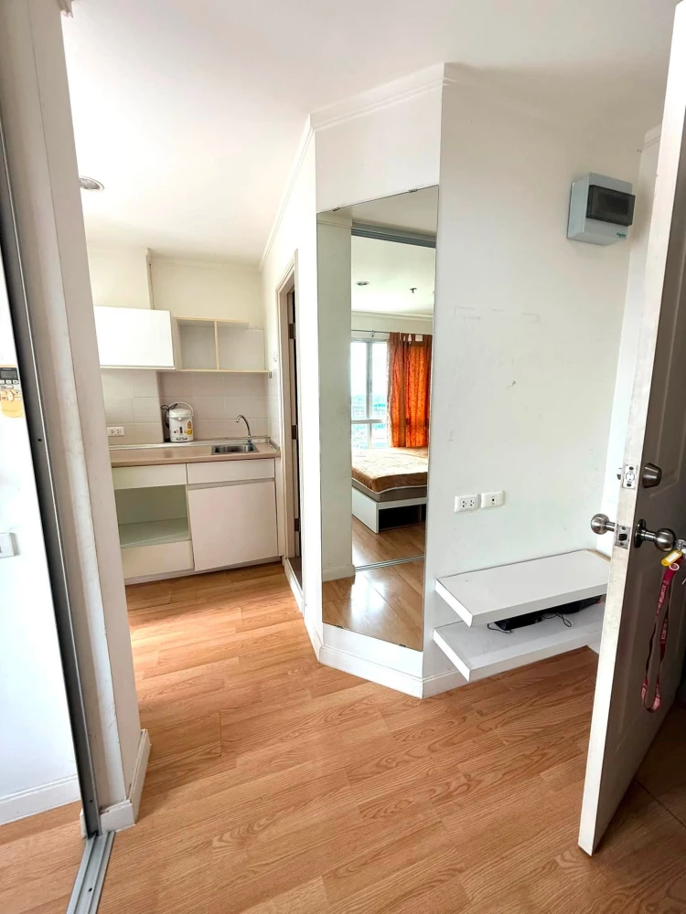 For rent: Lumpini Ville Chaengwatthana Pakkret. Nice room with unobstructed view and good ventilation. Fully furnished. Don't miss out!