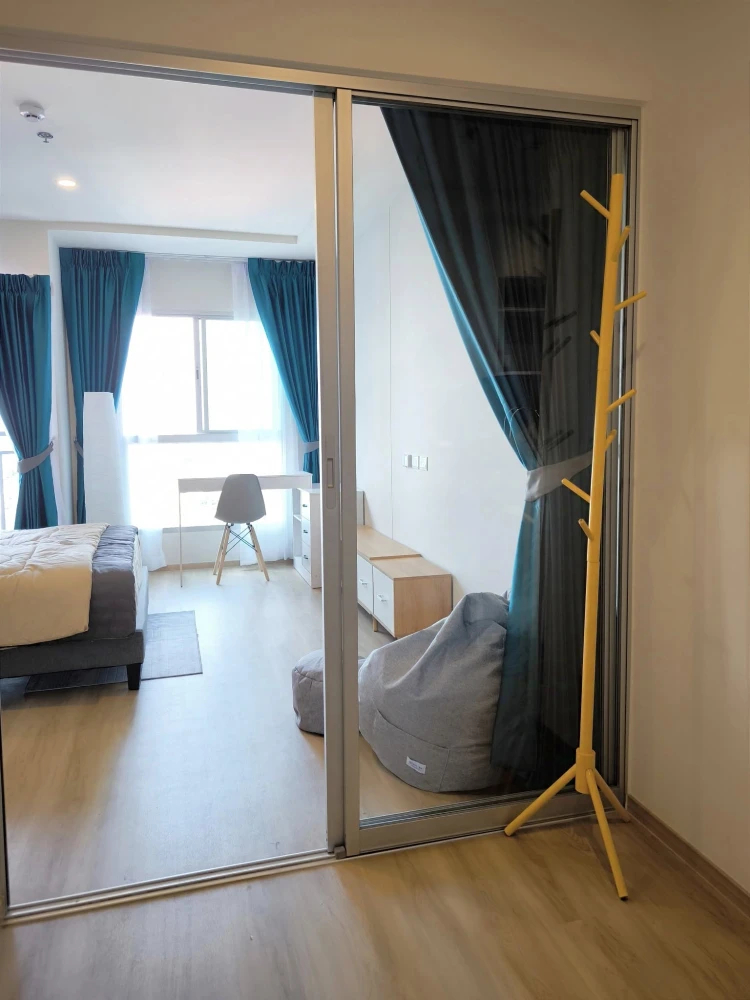 For rent: Lumpini Ville Charan-Fai Chai, 11th floor, fully furnished room, very cool, worth living in, hurry and book now, don't miss out.
