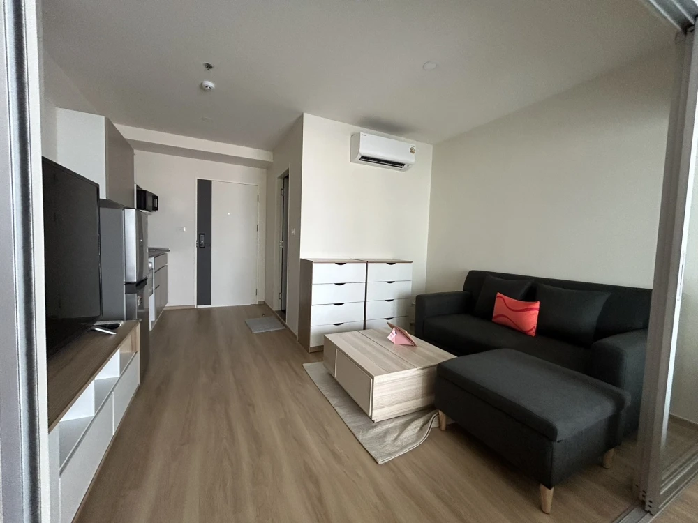 For rent Lumpini Ville Charan-Fai Chai, corner room with privacy, 8th floor, not very high, good price, come and reserve now.