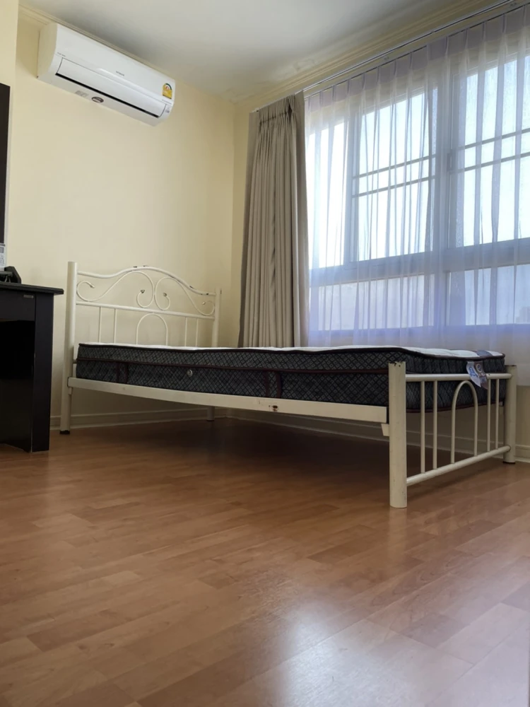 For rent: Lumpini Ville Cultural Center, 2 bedrooms, spacious living area, great location, convenient transportation. Book now!