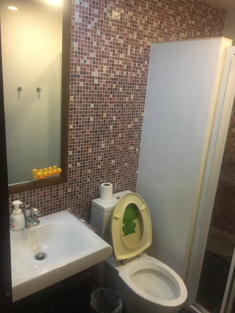 For rent: Lumpini Ville Cultural Center, corner unit offering privacy, spacious living area, fully furnished. Don't miss out!
