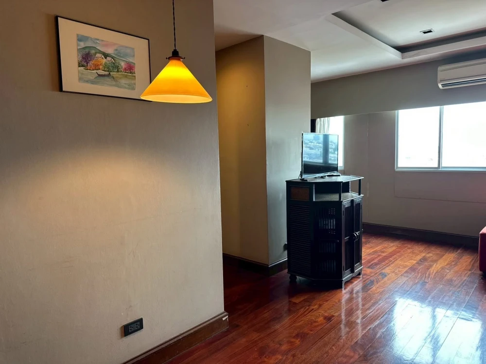 For rent: Lumpini Ville Cultural Center, corner unit offering privacy, spacious living area, fully furnished. Don't miss out!