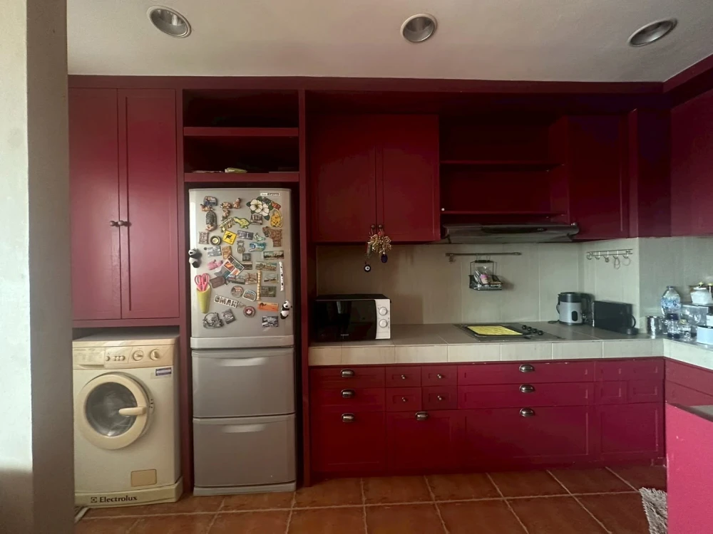 For rent: Lumpini Ville Cultural Center, corner unit offering privacy, spacious living area, fully furnished. Don't miss out!