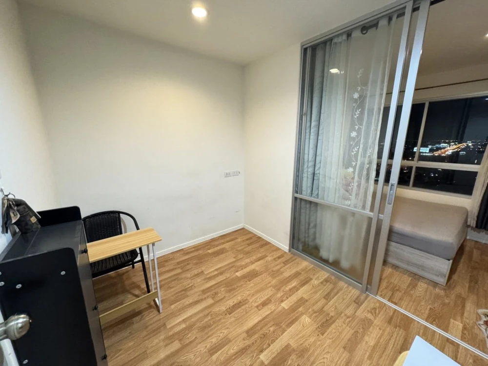 For rent: Lumpini Ville Nakhon In Riverview, high floor unit, fully furnished, complete amenities. Book now!