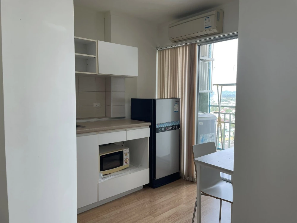 For rent: Lumpini Ville Naklua - Wongamat. Lovely room with full amenities. Just bring your bags and move in.