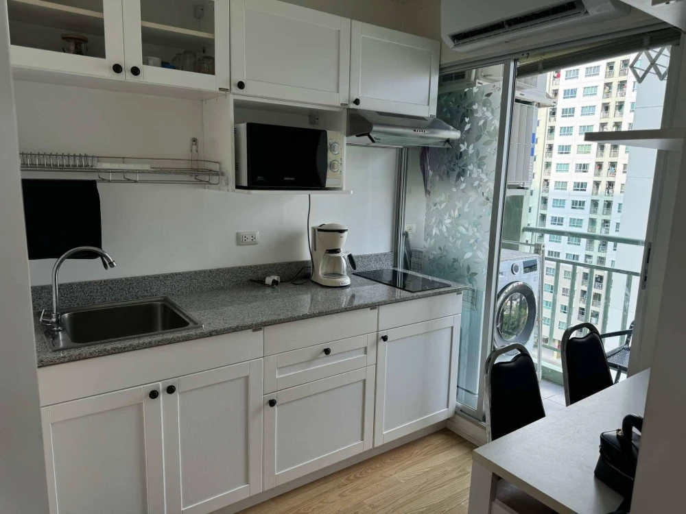 For rent Lumpini Ville Naklua - Wongamat, a nice room with complete furniture at a great price. Don't miss it.