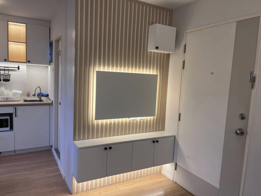 For rent: Lumpini Ville Onnut – Ladkrabang. Nicely decorated room with high-quality built-in furniture. Amazing price! Book now, don't miss out!
