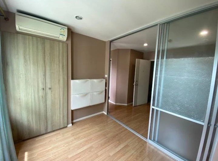 For rent Lumpini ville onnut 46, nice room, good location, full facilities, at a very good price. Hurry and book now.