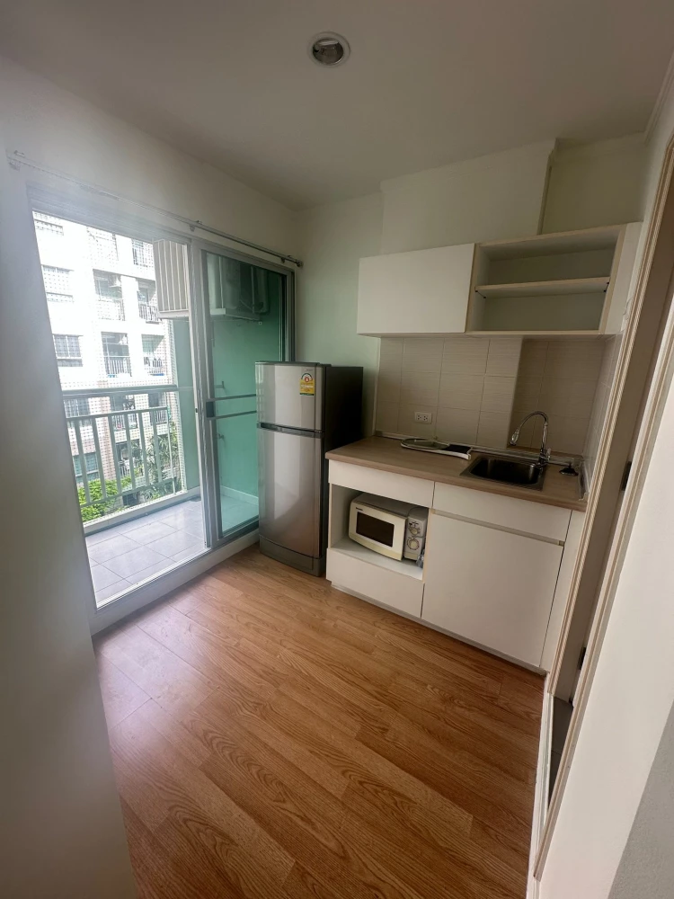 For rent: Lumpini Ville Pattanakarn New Phetchaburi, a nice room, good location, comes with complete facilities. Reserve now!