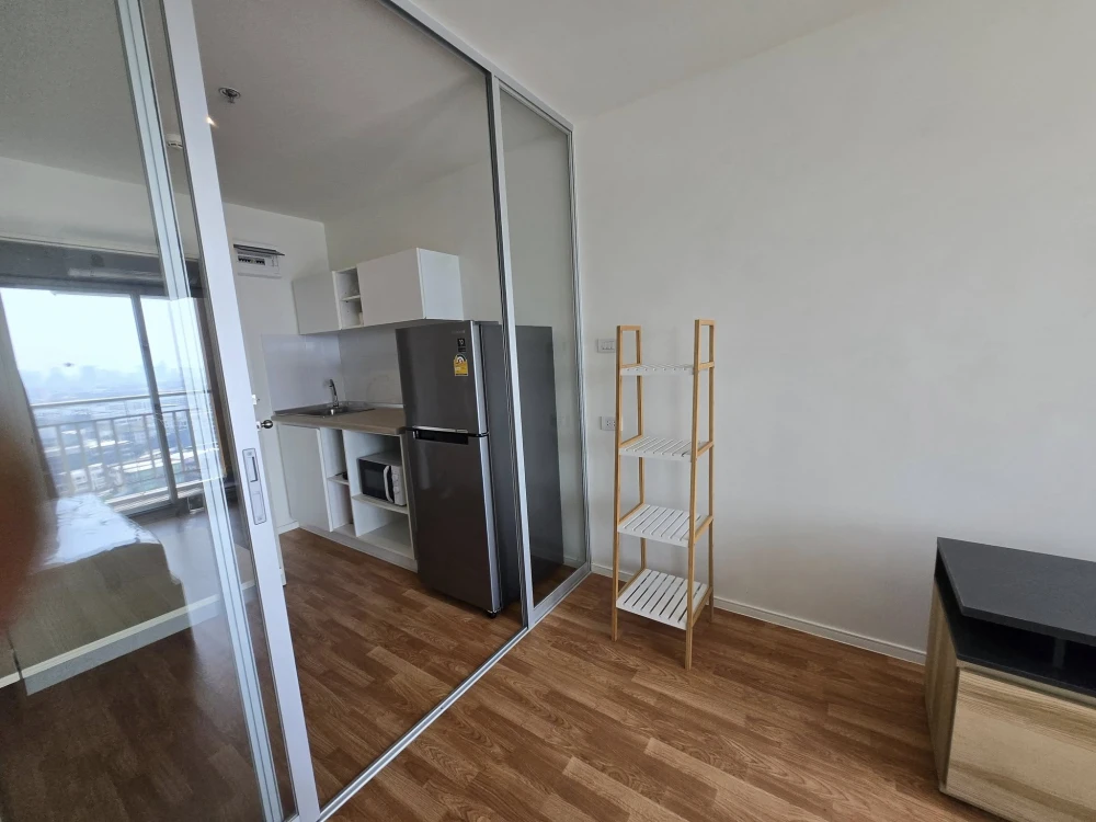 For rent: Lumpini Ville Pattanakarn-Srinakarin, 21st floor, pool view, fully furnished, interested, reserve now, urgent.