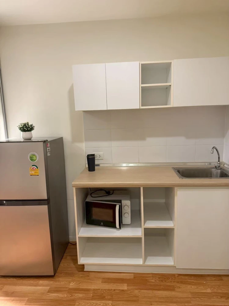 For rent: Lumpini Ville Pattanakarn-Srinakarin, 7th floor, fully furnished, very livable. Book now! (Urgent!)