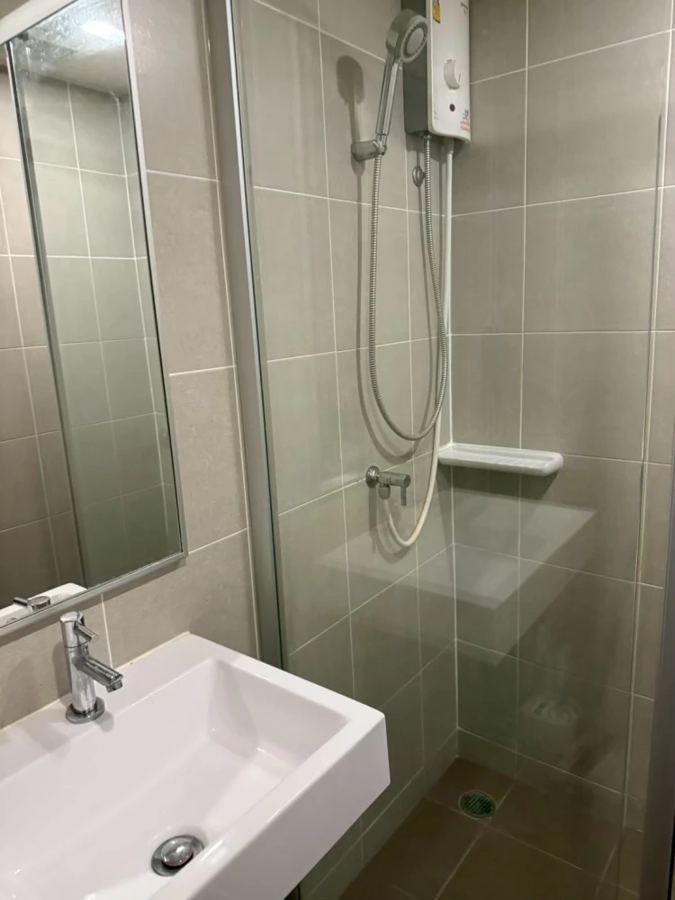 For rent: Lumpini Ville Pattanakarn-Srinakarin, 7th floor, fully furnished, very livable. Book now! (Urgent!)