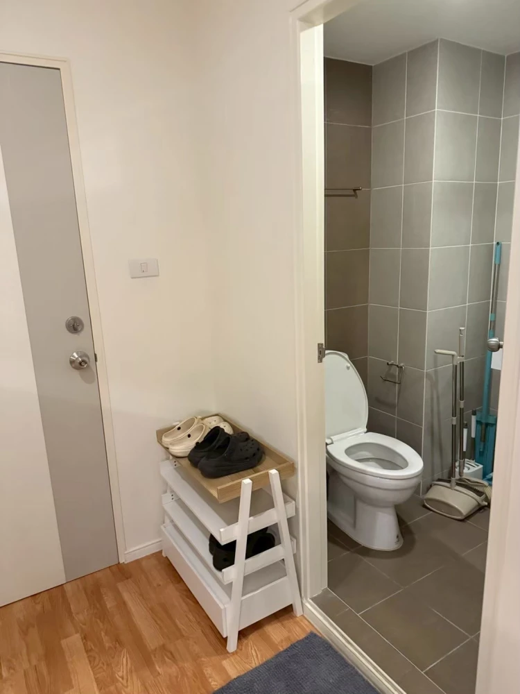 For rent: Lumpini Ville Pattanakarn-Srinakarin, 7th floor, fully furnished, very livable. Book now! (Urgent!)