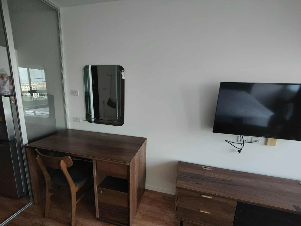 For rent Lumpini Ville Pattanakarn-Srinakarin, a nice room, good location, comes with complete furniture, don't miss it.
