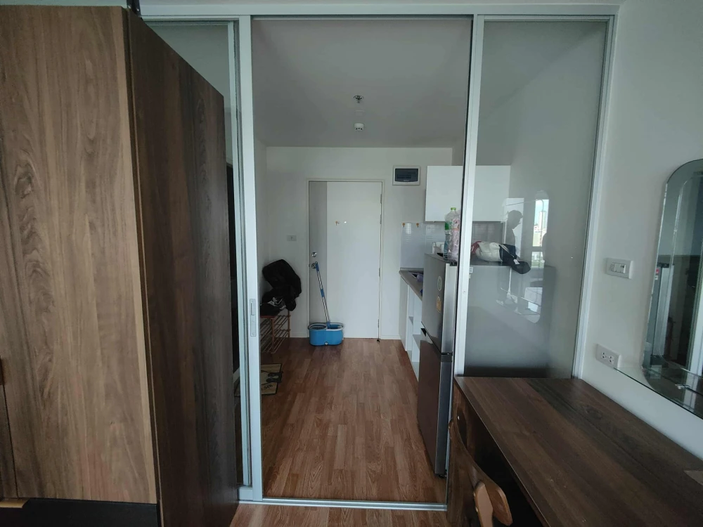 For rent Lumpini Ville Pattanakarn-Srinakarin, a nice room, good location, comes with complete furniture, don't miss it.