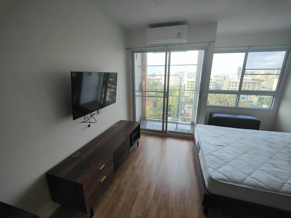 For rent Lumpini Ville Pattanakarn-Srinakarin, a nice room, good location, comes with complete furniture, don't miss it.