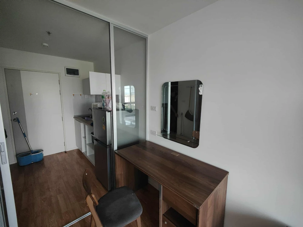 For rent Lumpini Ville Pattanakarn-Srinakarin, a nice room, good location, comes with complete furniture, don't miss it.