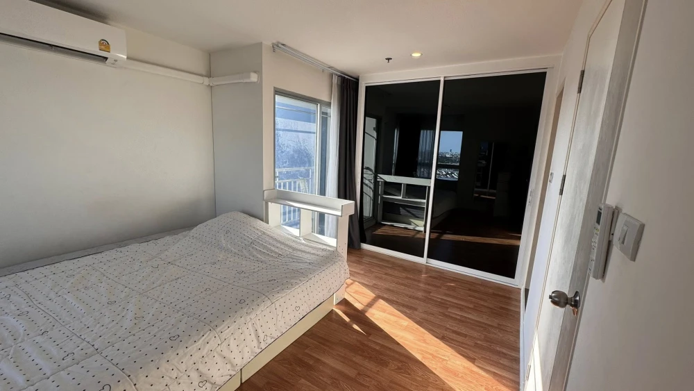 For rent: Lumpini Ville Pattanakarn-Srinakarin, ready-to-move-in unit, high floor, stunning panoramic views. Book now!
