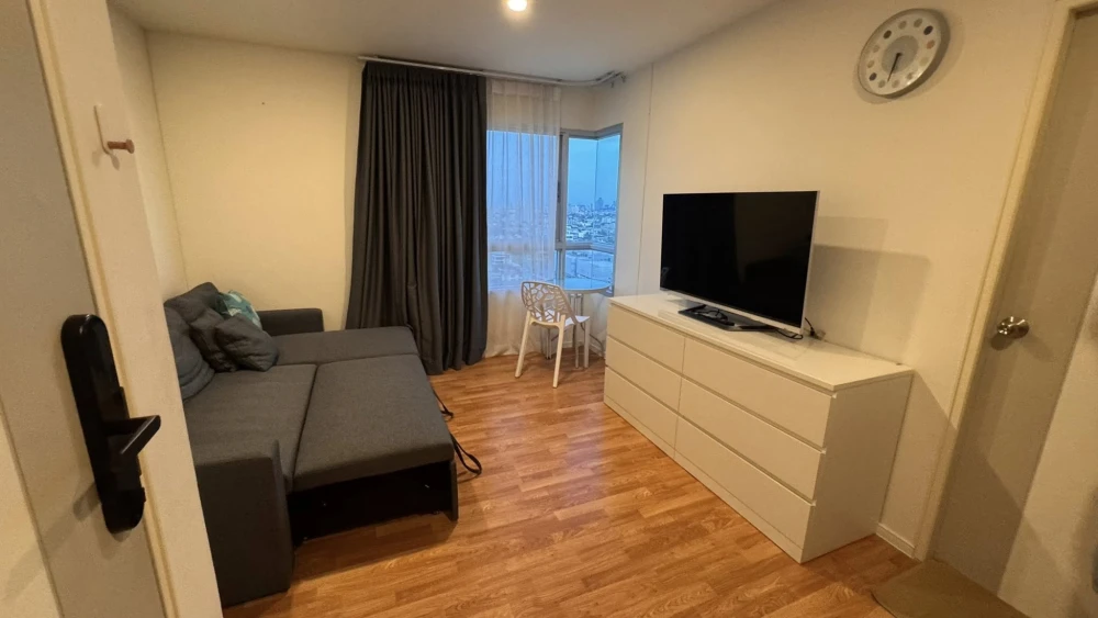 For rent: Lumpini Ville Pattanakarn-Srinakarin, ready-to-move-in unit, high floor, stunning panoramic views. Book now!