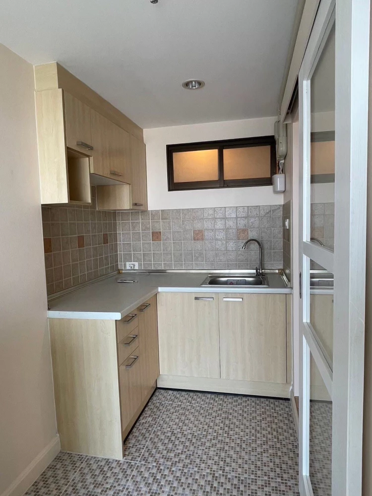For rent Lumpini Ville Phahol-Sutthisarn 1 bedroom 1 bathroom, fully furnished, don't miss this great deal.