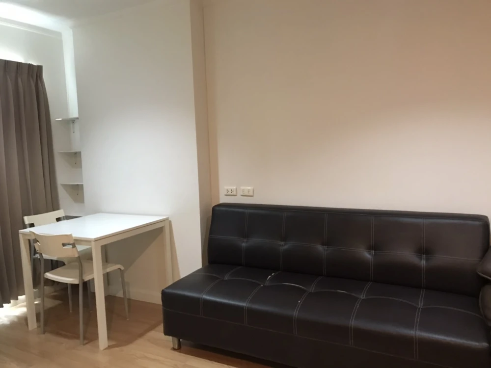 For rent: Lumpini Ville Phibulsongkhram-Riverview, ready-to-move-in unit at an affordable price. High floor with river view. Don't miss out on this gr