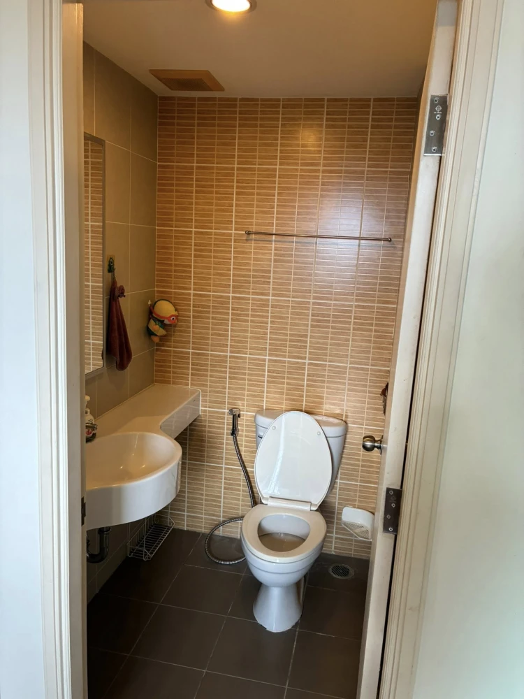 For rent: Lumpini Ville Prachachuen-Pongpetch 2, 11th floor, spacious room, nice to live in, reserve now, urgent.