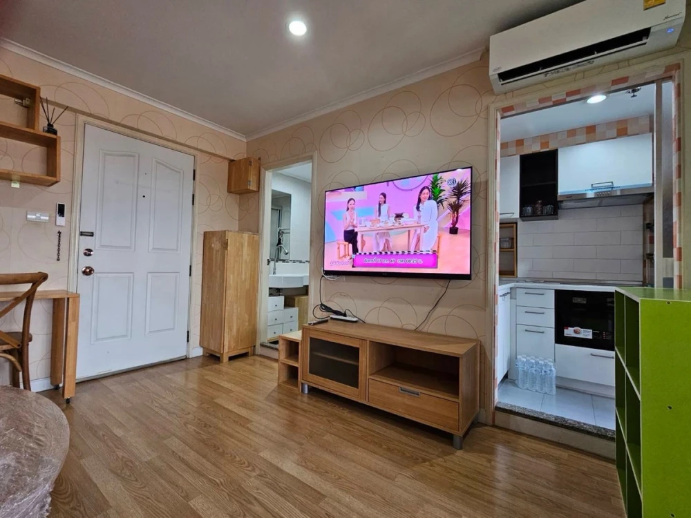 For rent: Lumpini Ville Prachachuen-Pongpetch, 11th floor, partitioned unit, fully furnished. Book now!