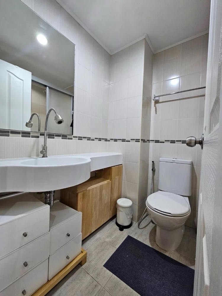 For rent: Lumpini Ville Prachachuen-Pongpetch, 11th floor, partitioned unit, fully furnished. Book now!