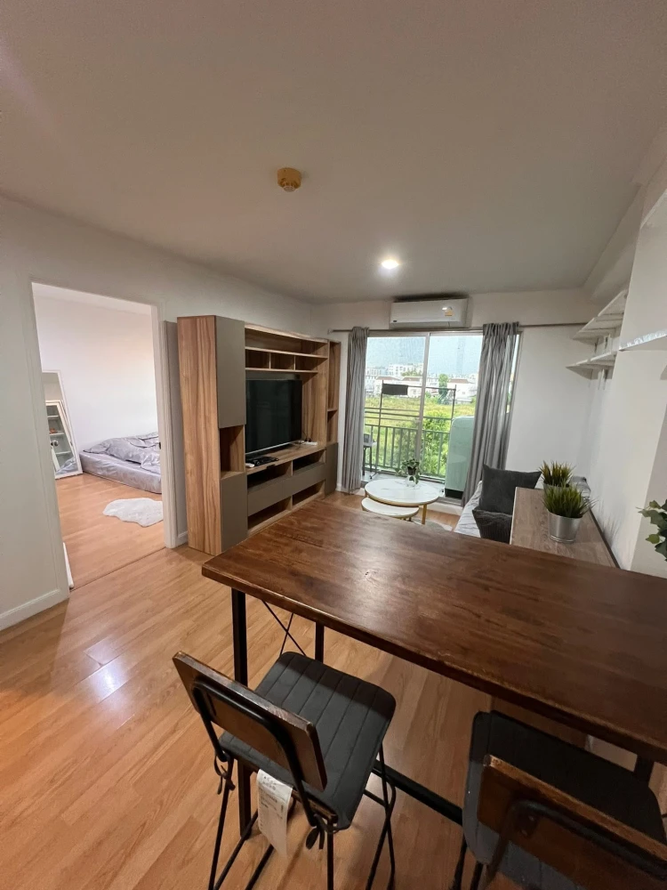 For rent: Lumpini Ville Ramkamhaeng 26. A nice, spacious apartment with full furnishings. Just bring your bags and move in!
