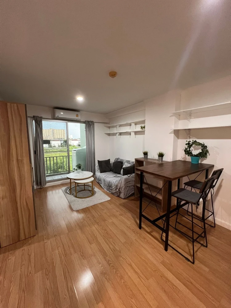 For rent: Lumpini Ville Ramkamhaeng 26. A nice, spacious apartment with full furnishings. Just bring your bags and move in!