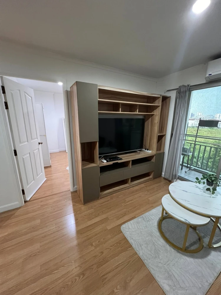 For rent: Lumpini Ville Ramkamhaeng 26. A nice, spacious apartment with full furnishings. Just bring your bags and move in!