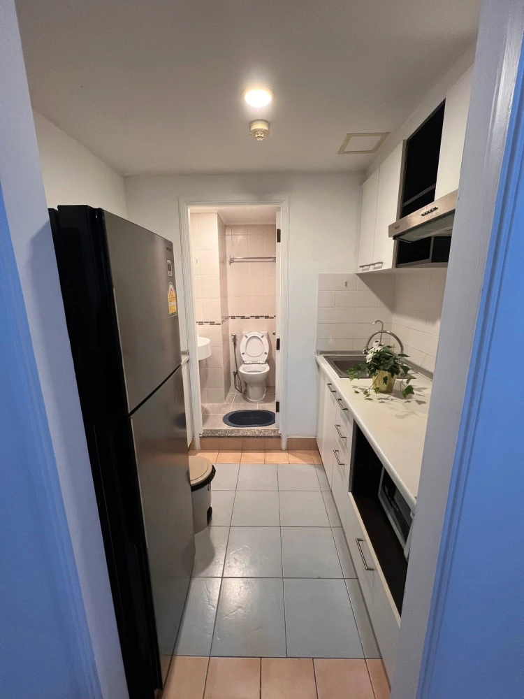 For rent: Lumpini Ville Ramkamhaeng 26. A nice, spacious apartment with full furnishings. Just bring your bags and move in!