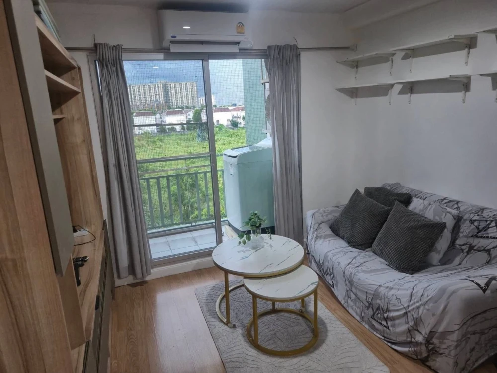 For rent: Lumpini Ville Ramkamhaeng 26. A nice, spacious apartment with full furnishings. Just bring your bags and move in!