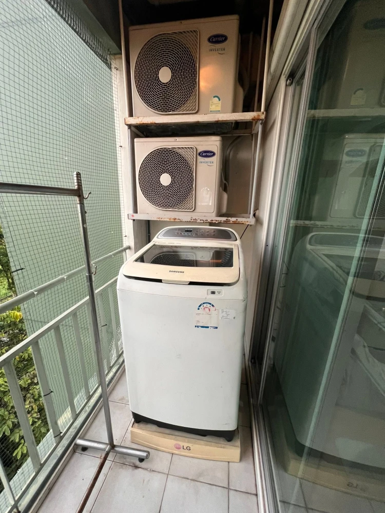 For rent: Lumpini Ville Ramkamhaeng 26. A nice, spacious apartment with full furnishings. Just bring your bags and move in!