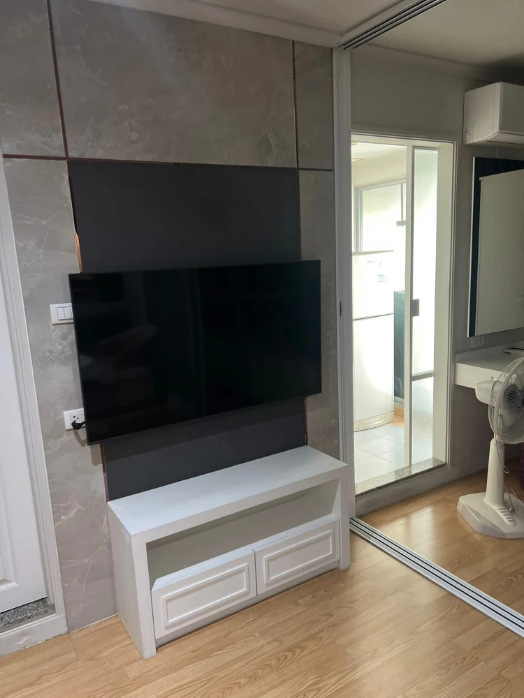 For rent: Lumpini Ville Ramkamhaeng 26. Beautiful and comfortable room, fully furnished. Book now!